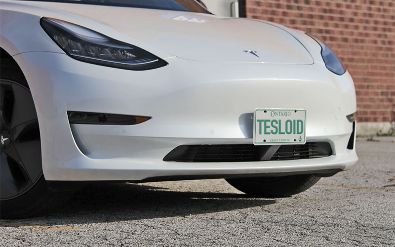 Removable front licence plate for model 3