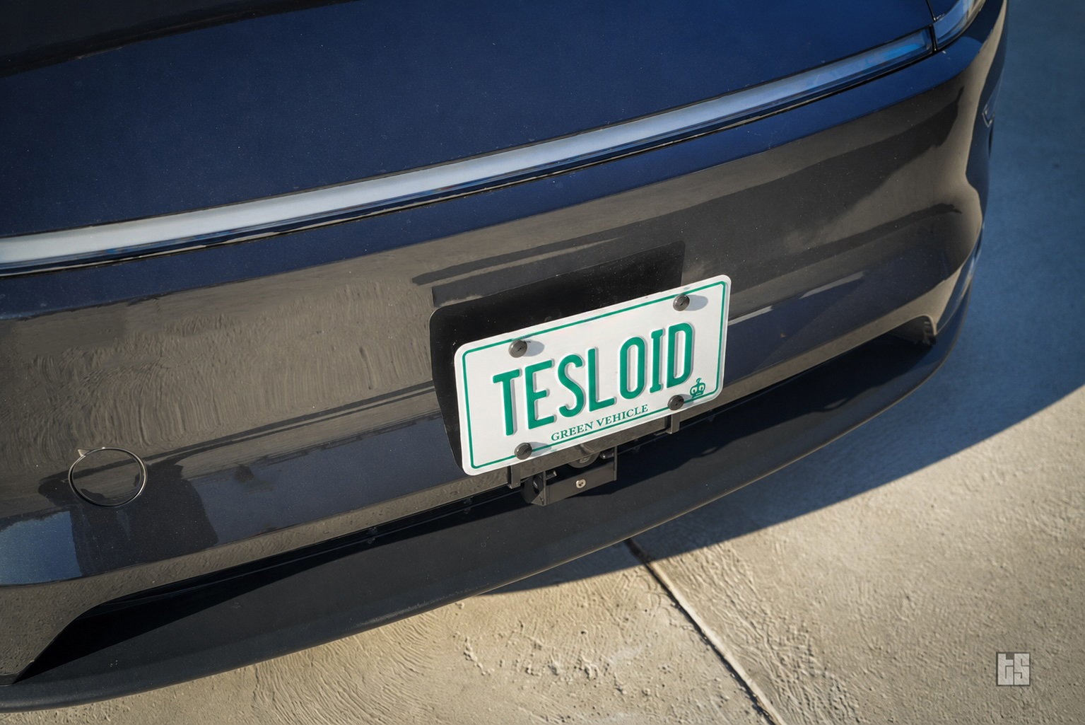 Tesla Model Y Premium Plate Holder