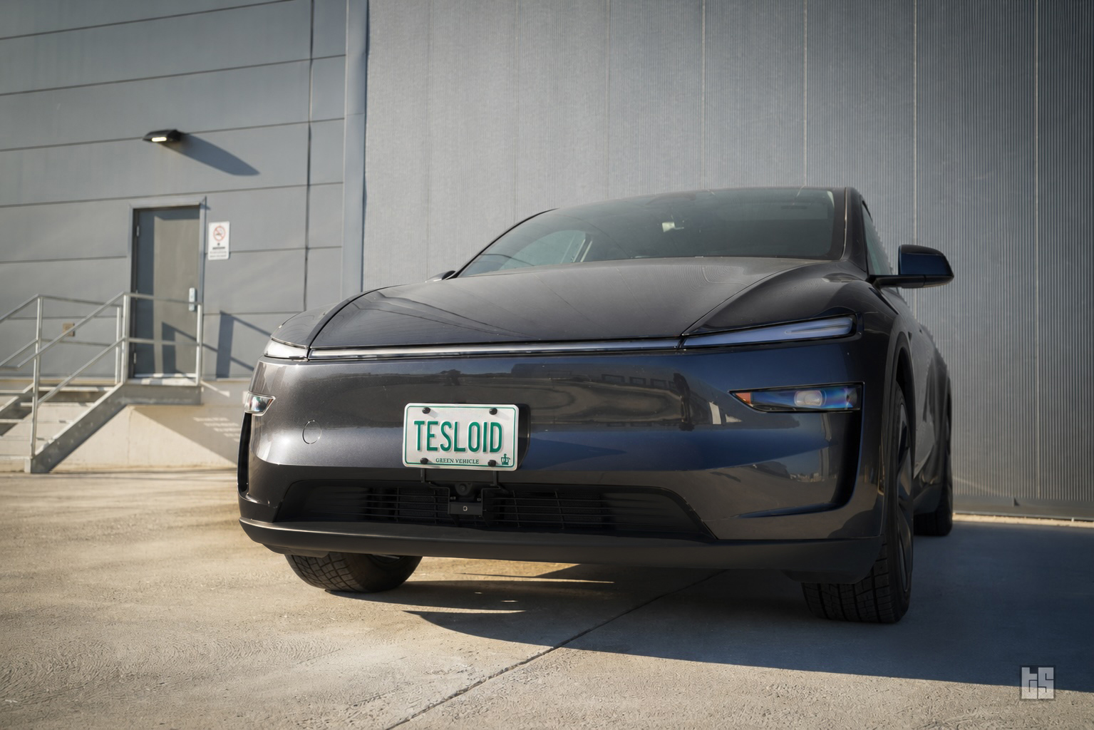 Tesla Model Y Premium Plate Holder