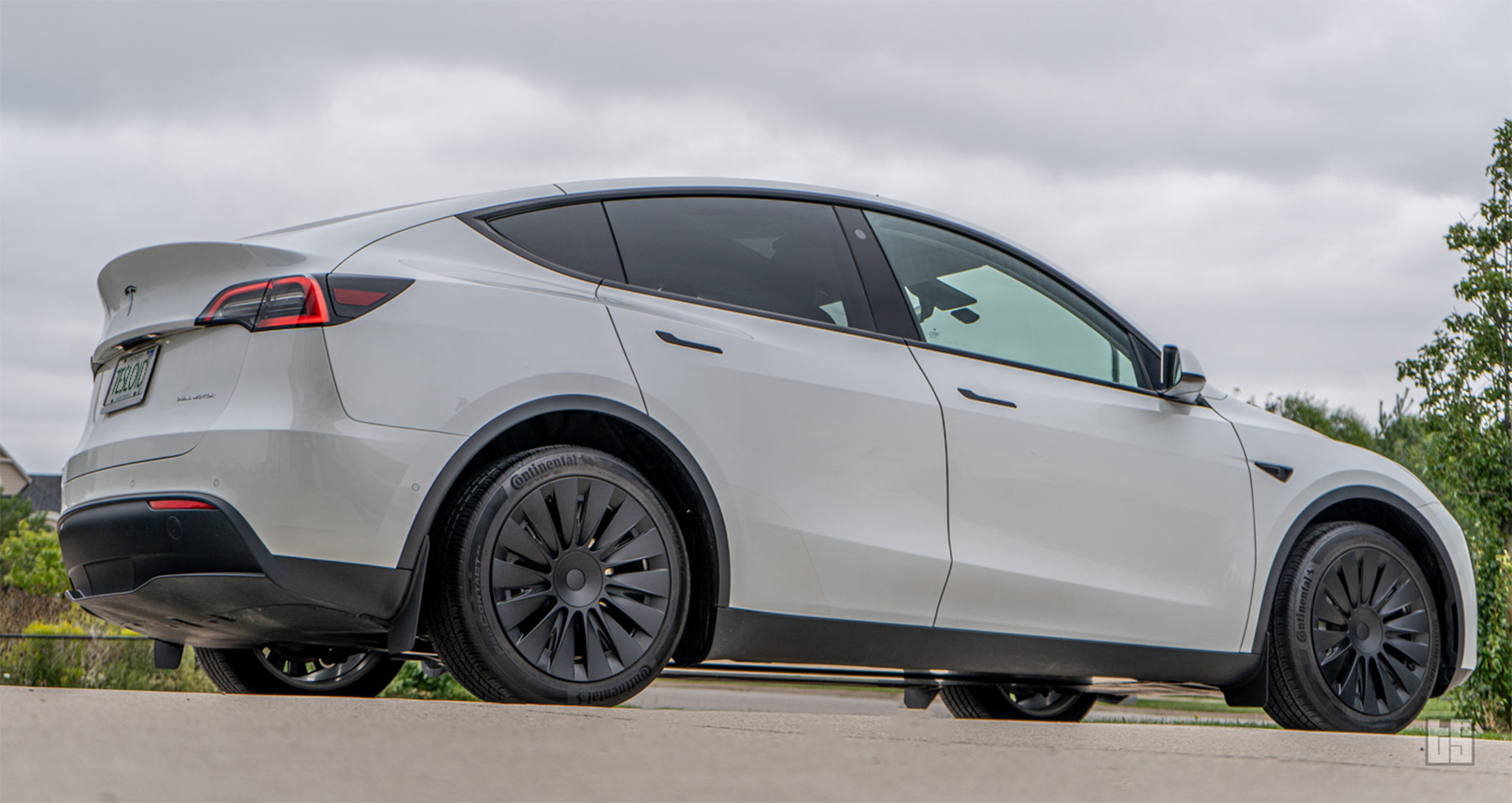 Tesla Model Y mud flaps keep clean