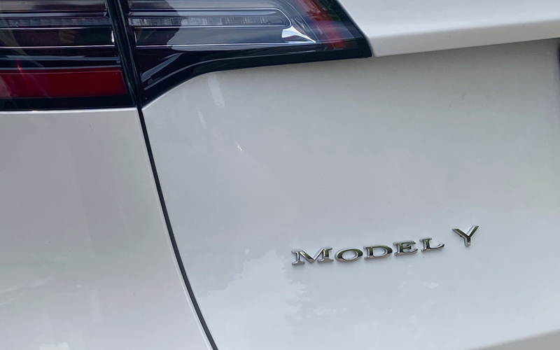 Model 3 badge trunk