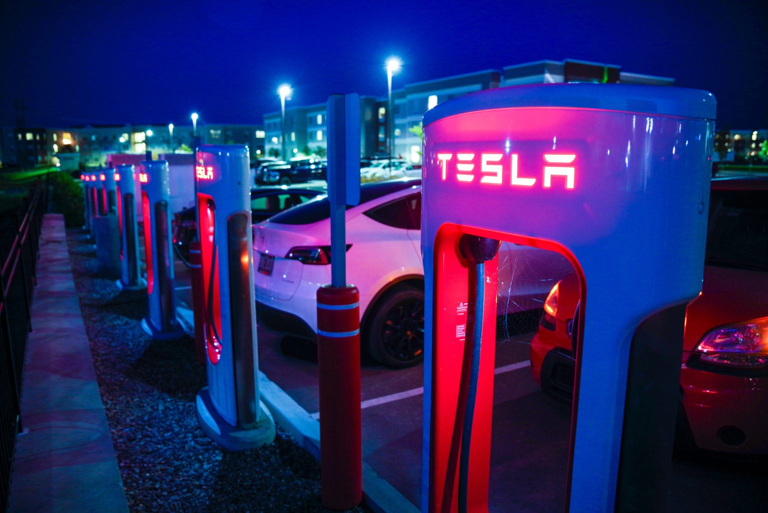 Should You Charge Your Tesla Battery to 100 Every Day? Tesloid Canada