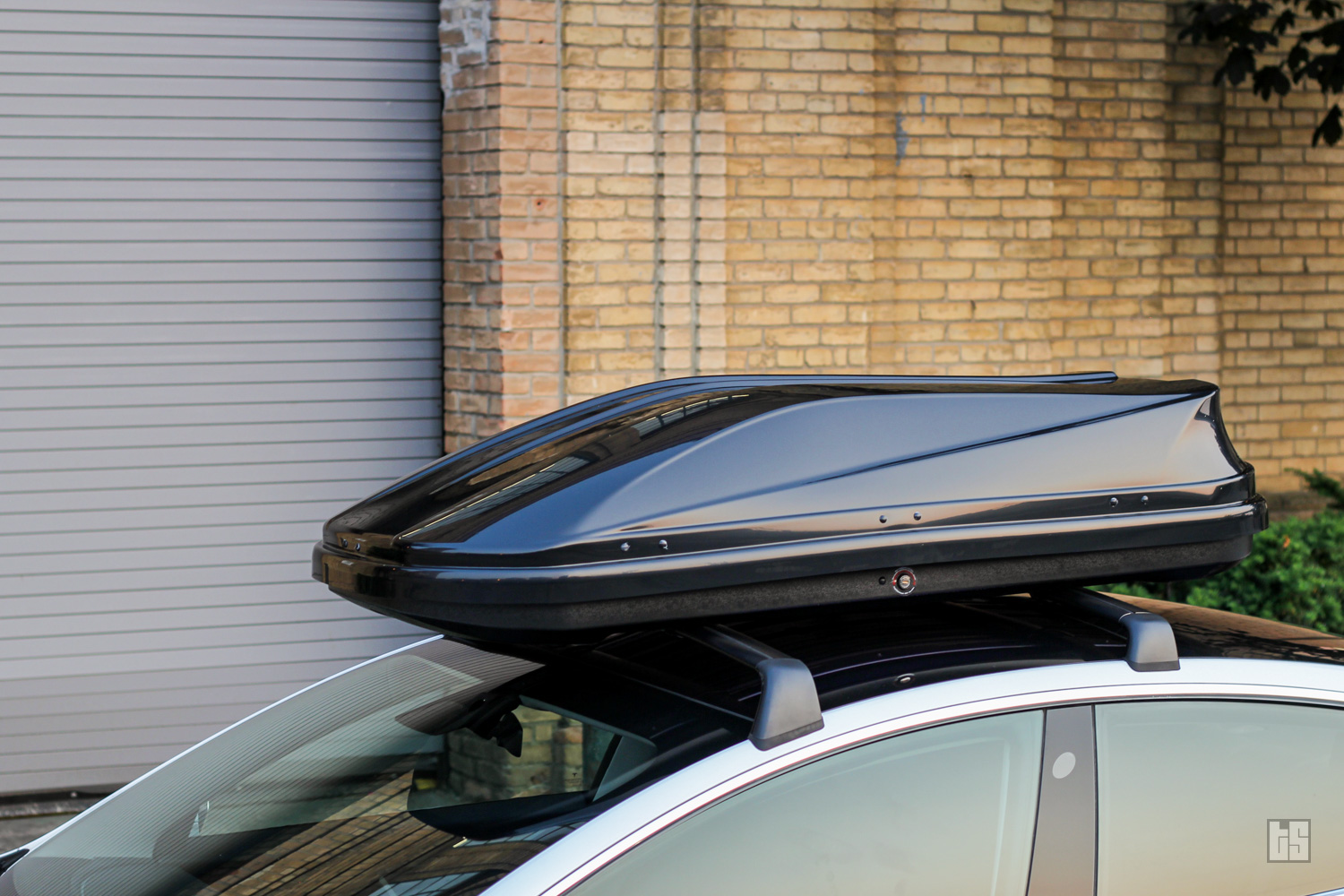 Model 3 rooftop cargo box System
