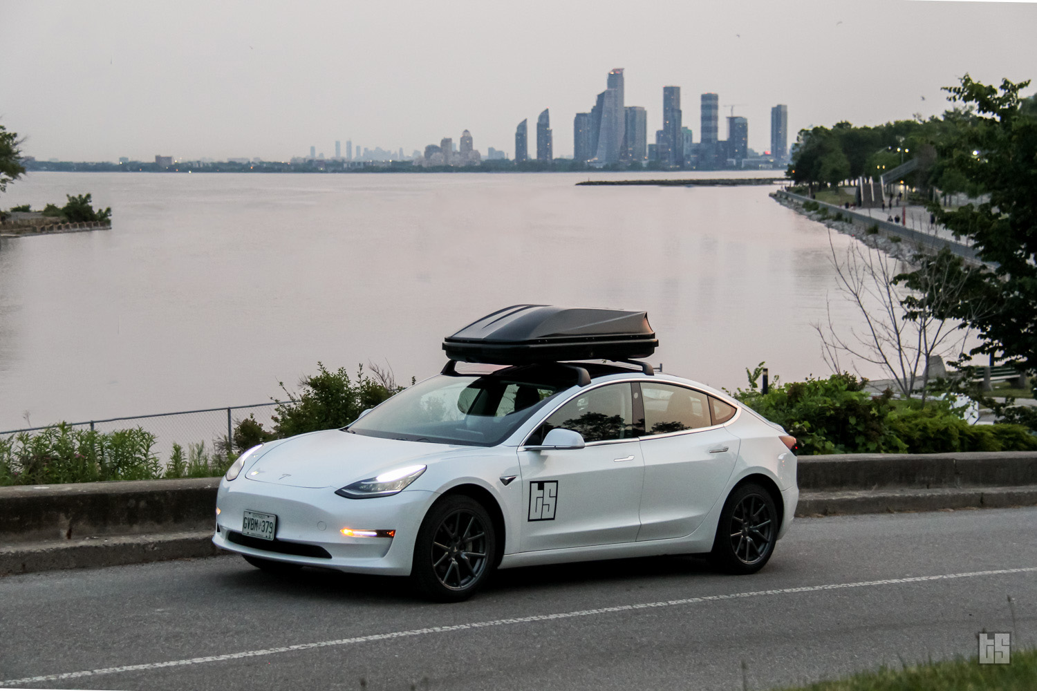 Tesla Model 3 roof cargo box best
