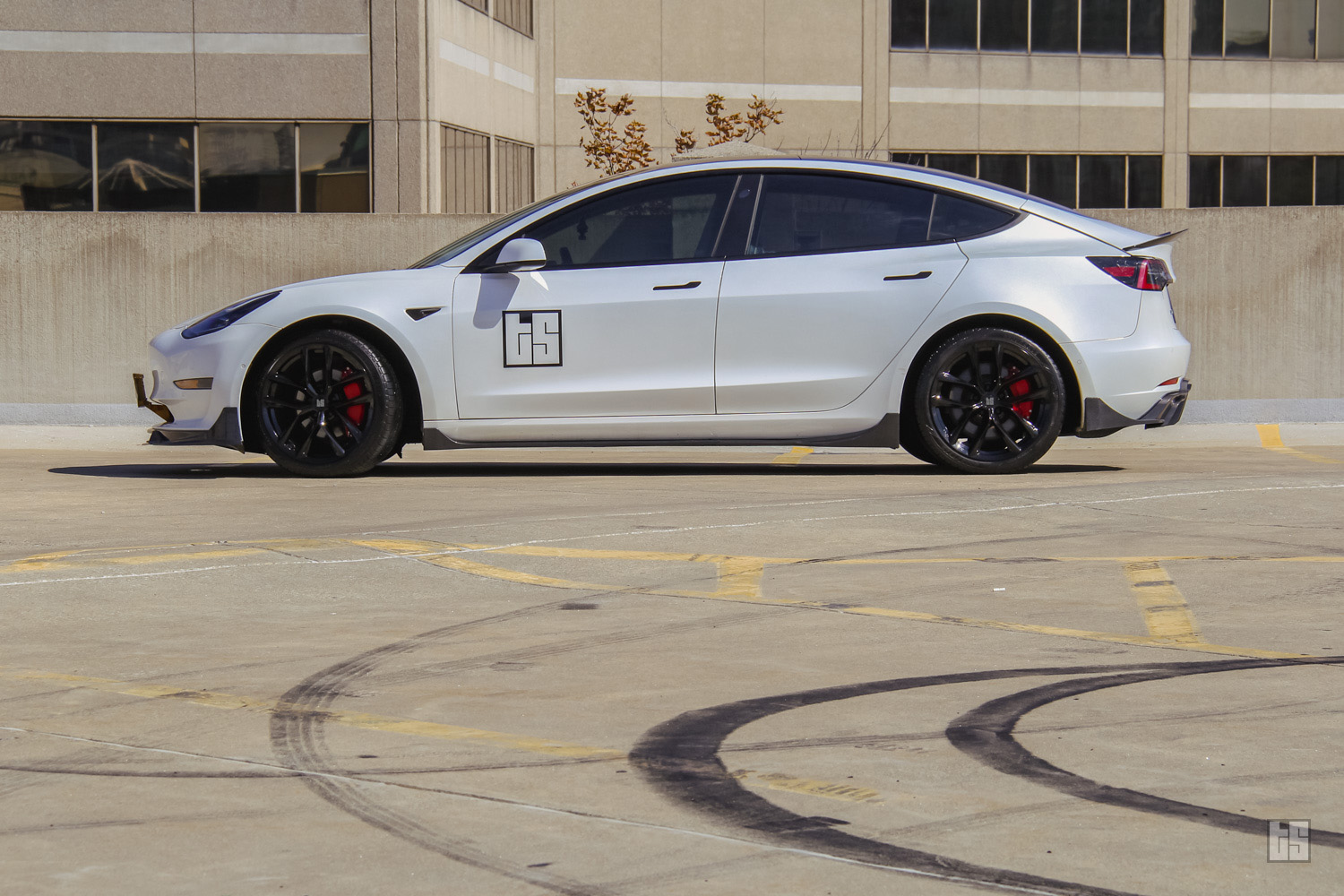 Pearl White Tesla Model 3 with Tesloid TS01 Rims