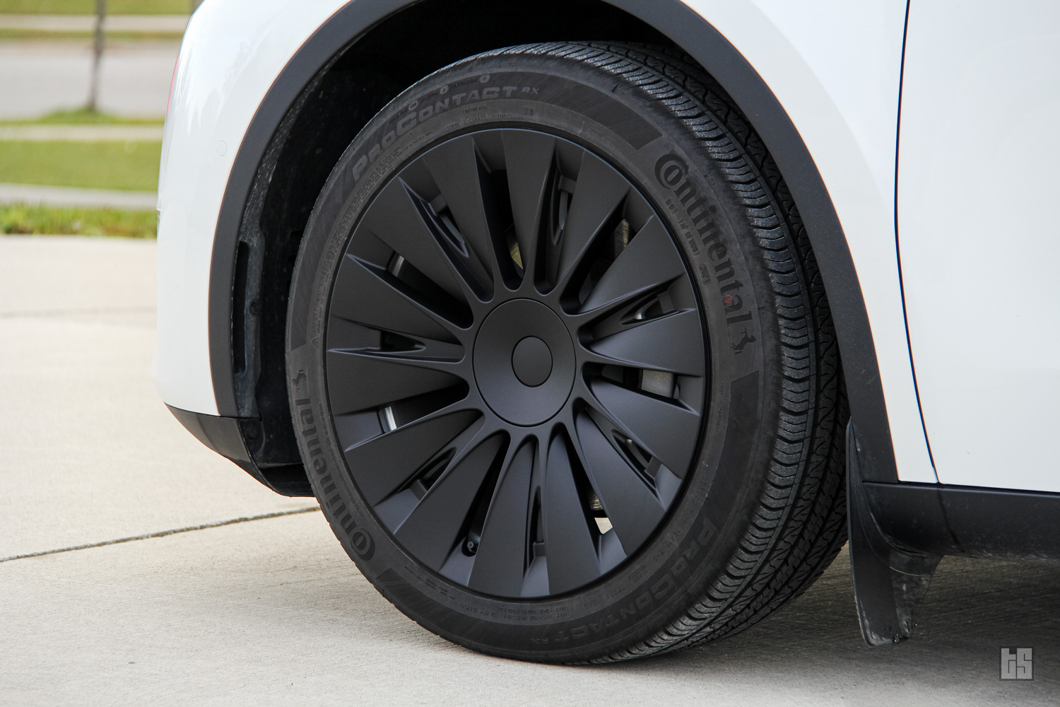 Wheel covers that will completely transform your Tesla Model Y and 3 within  seconds [Save 10%]