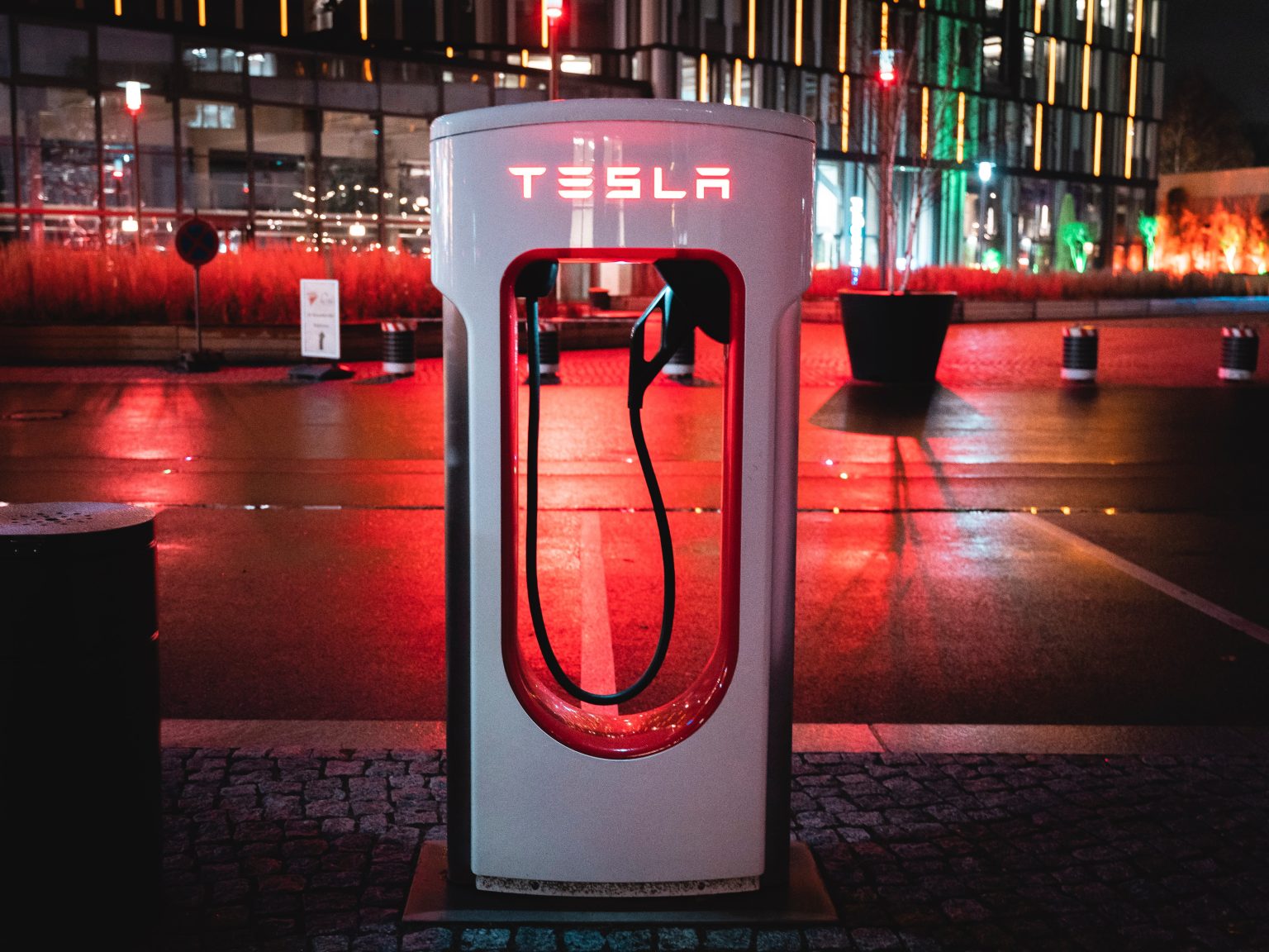 how-does-tesla-predict-battery-life-tesloid-canada