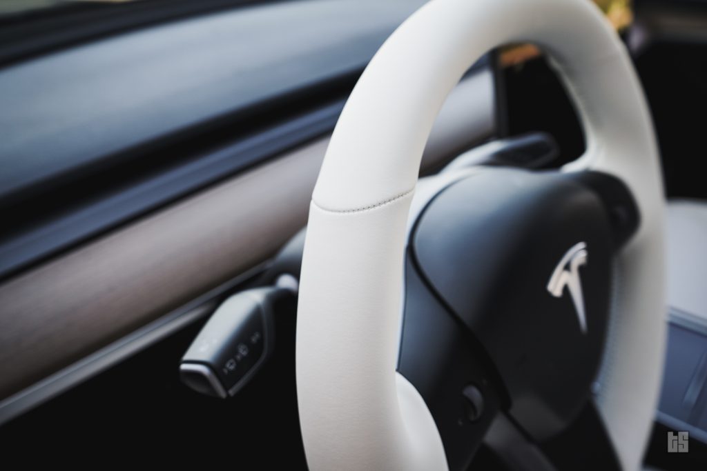 Tesloid Nappa Leather Steering Wheel Cover Hand Stitched for Model Y - Dove White