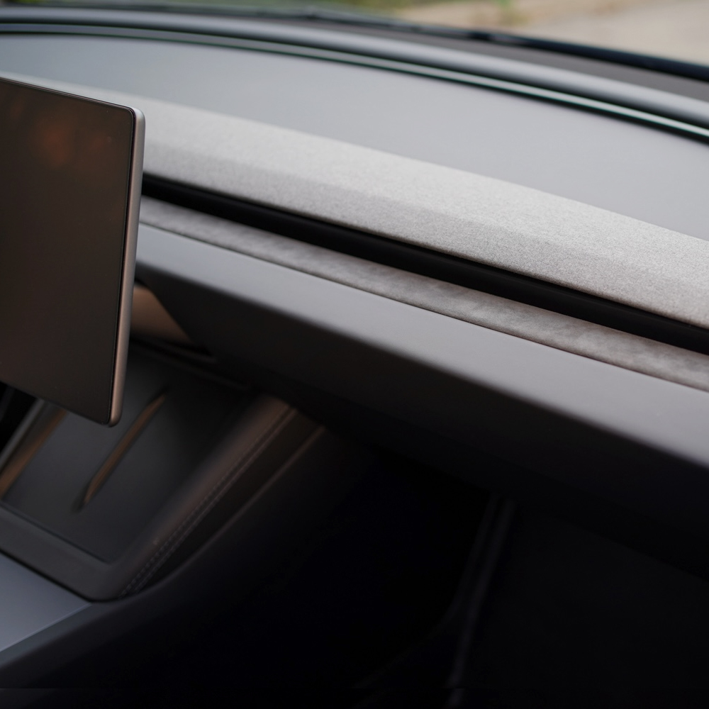 Dash trim matte grey