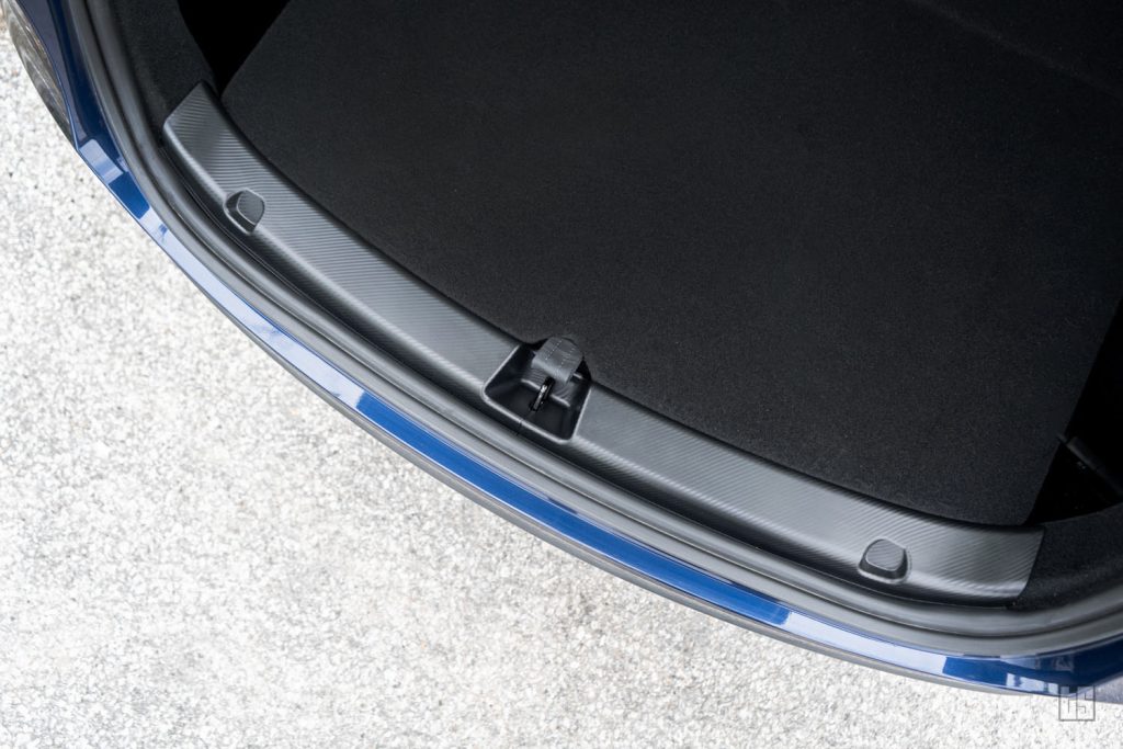 Model YDoor Sill and Trunk Sill Guards Set