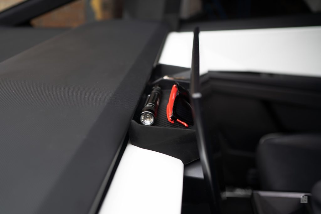 Cybertruck Behind Screen Organizer Tray