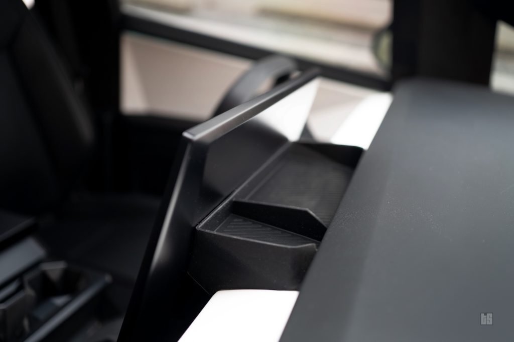 Cybertruck Behind Screen Organizer Tray