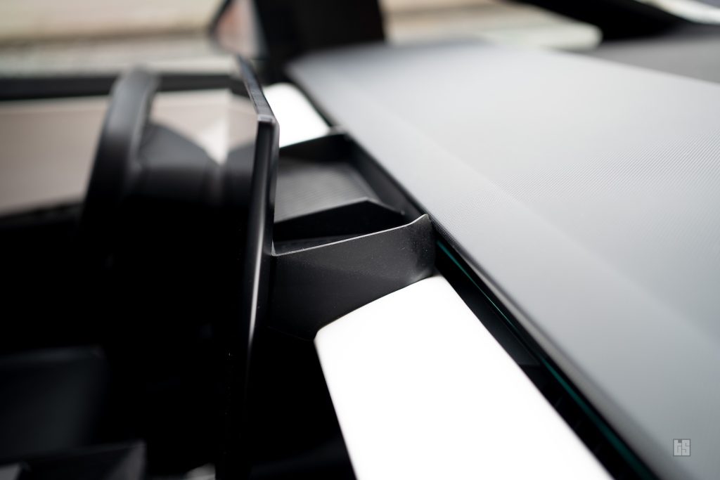 Cybertruck Behind Screen Organizer Tray