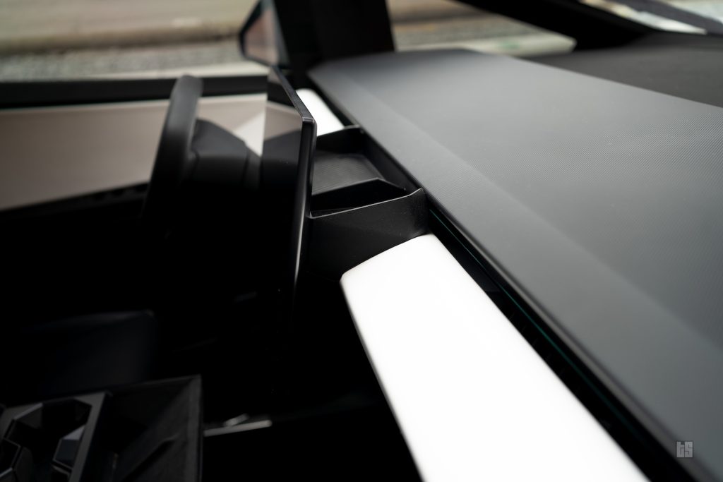 Cybertruck Behind Screen Organizer Tray