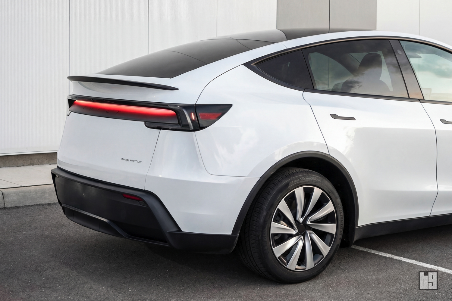 Tesla Model Y Juniper Wheel Cover Tesla Model Y Juniper Wheel Cover