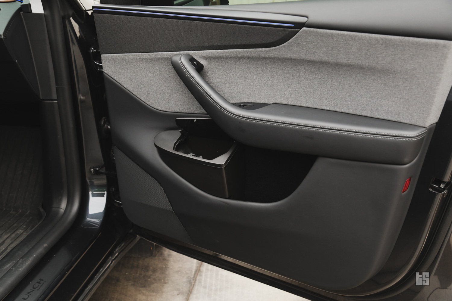 Tesla Model Y Front Door Trash Cans