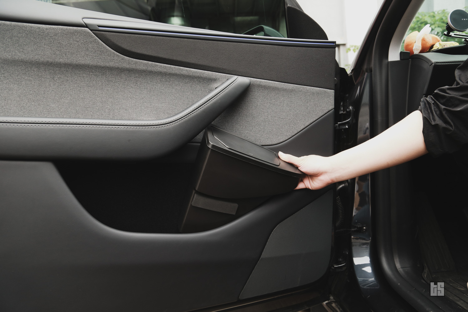 Tesla Model Y Front Door Trash Cans