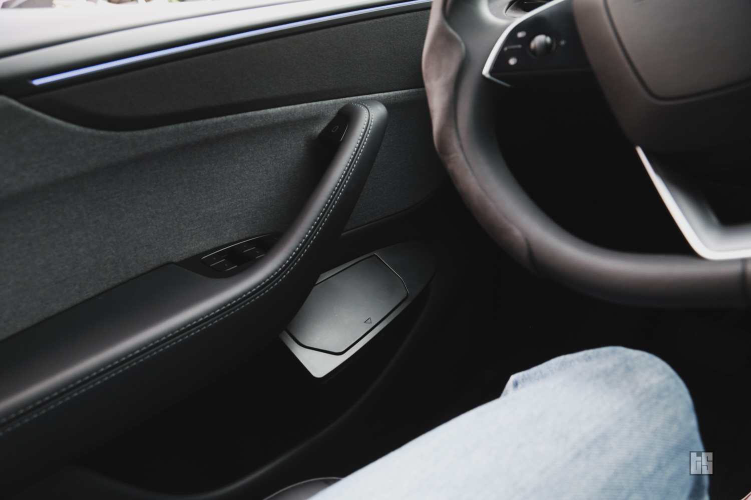 Tesla Model Y Front Door Trash Cans