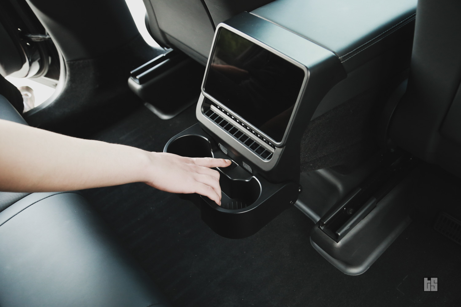 Tesla Model Y Rear Cup Holders