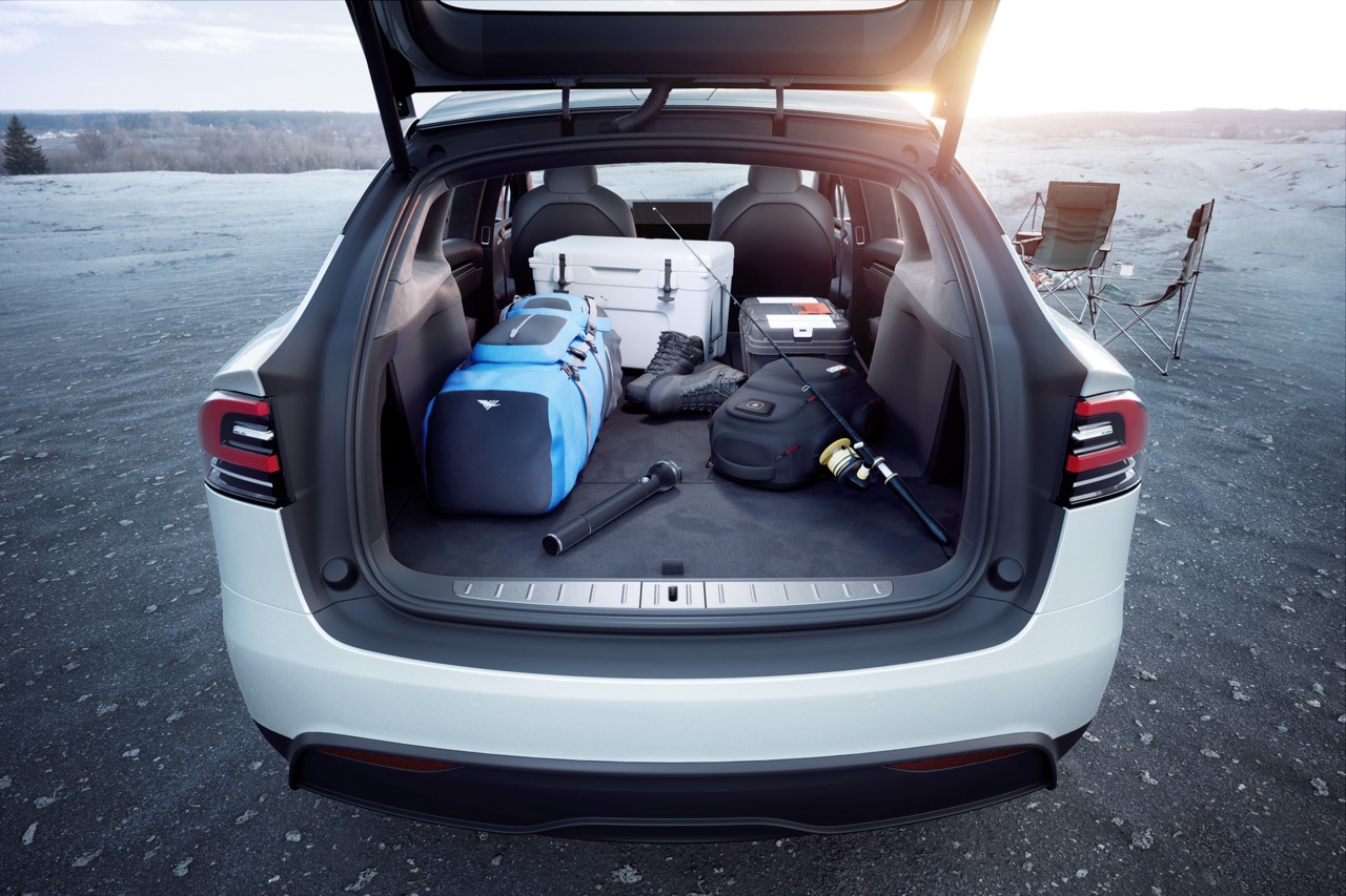 Tesla Model X Trunk