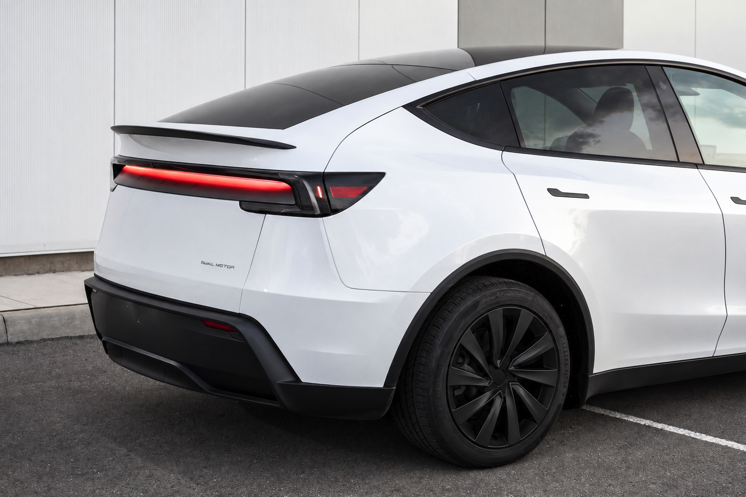 Tesla Model Y Juniper Wheel Cover - Touring Black