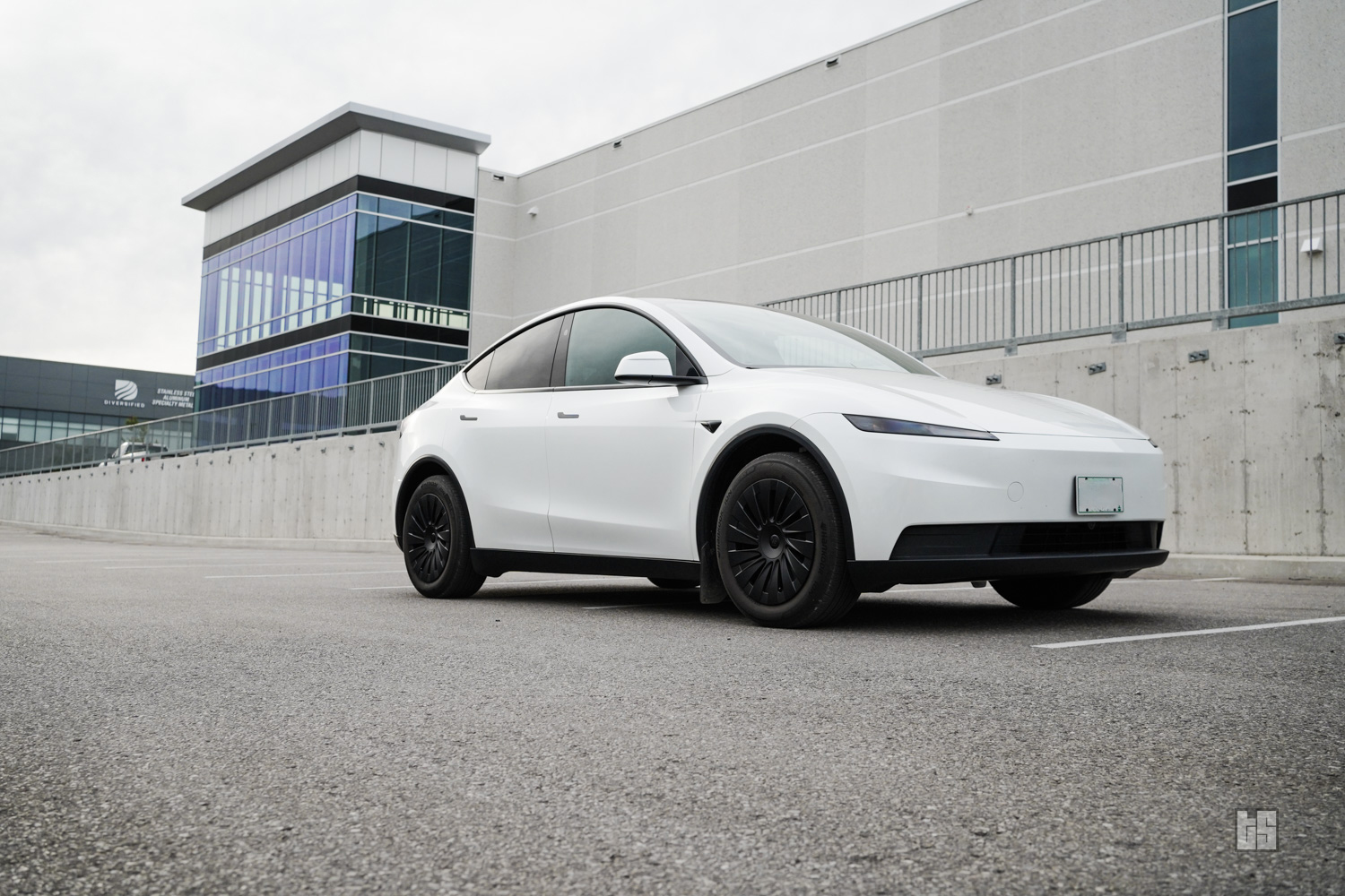 Tesla Model Y Standard 18" Wheel Covers Induction